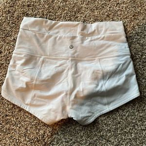 Lululemon Wunder shorts 2”